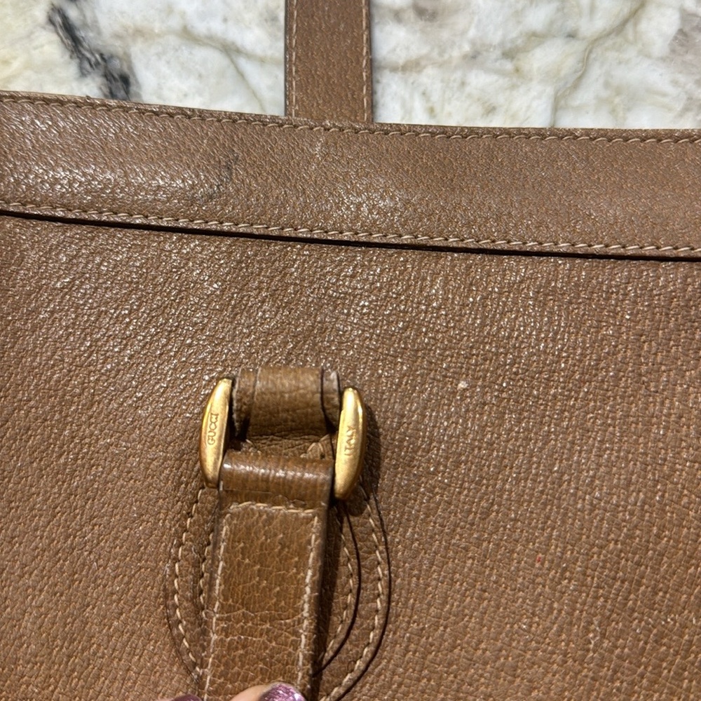 Well loved Gucci leather handbag - Picture 8 of 9